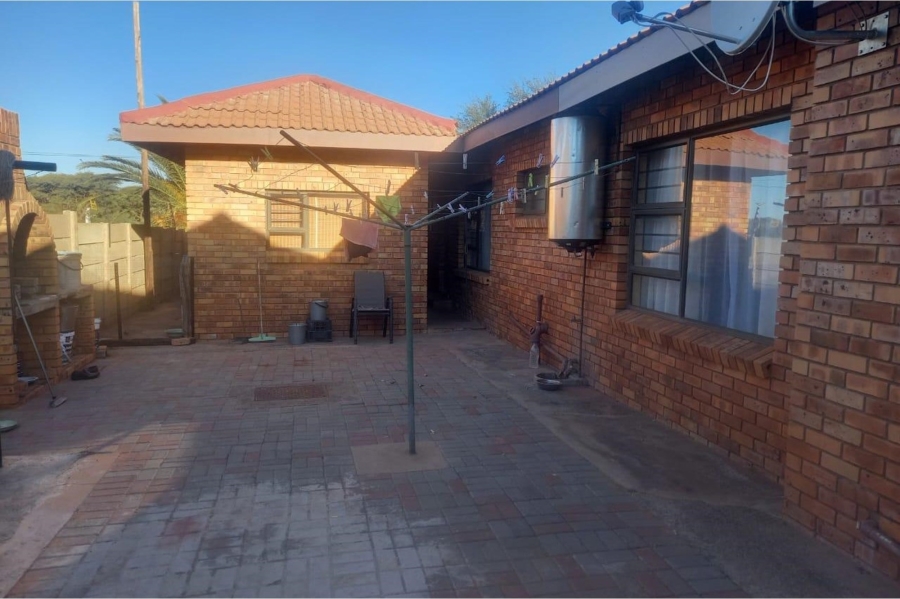 4 Bedroom Property for Sale in Minerva Gardens Northern Cape